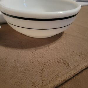 Vintage 1950s Era Pyrex 6 Inch Bowl
